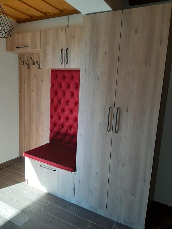 Mobilier de hol la comandă executat de Mobila VD în Oradea, lucrarea 8